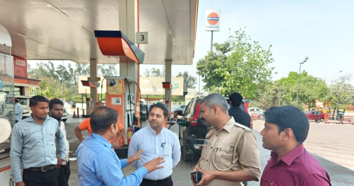 योगी आदित्यनाथ आये एक्शन में, LPG की कालाबाजारी पर UP में शुरू हुआ महा अभियान