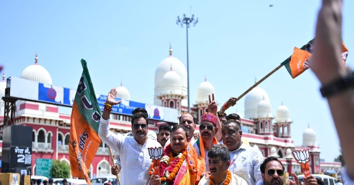 29 सीट की जिम्मेदारी, 23 पर जीती BJP… बंगाल विजय पर कानपुर MP का भव्य स्वागत!
