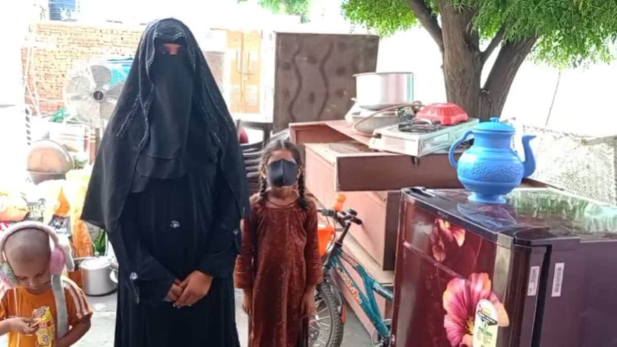 पहले गैंगरेप, फिर बच्ची से यौन उत्पीड़न… अब खौफ में गांव छोड़ने पर मजबूर, पीड़िता की बुल