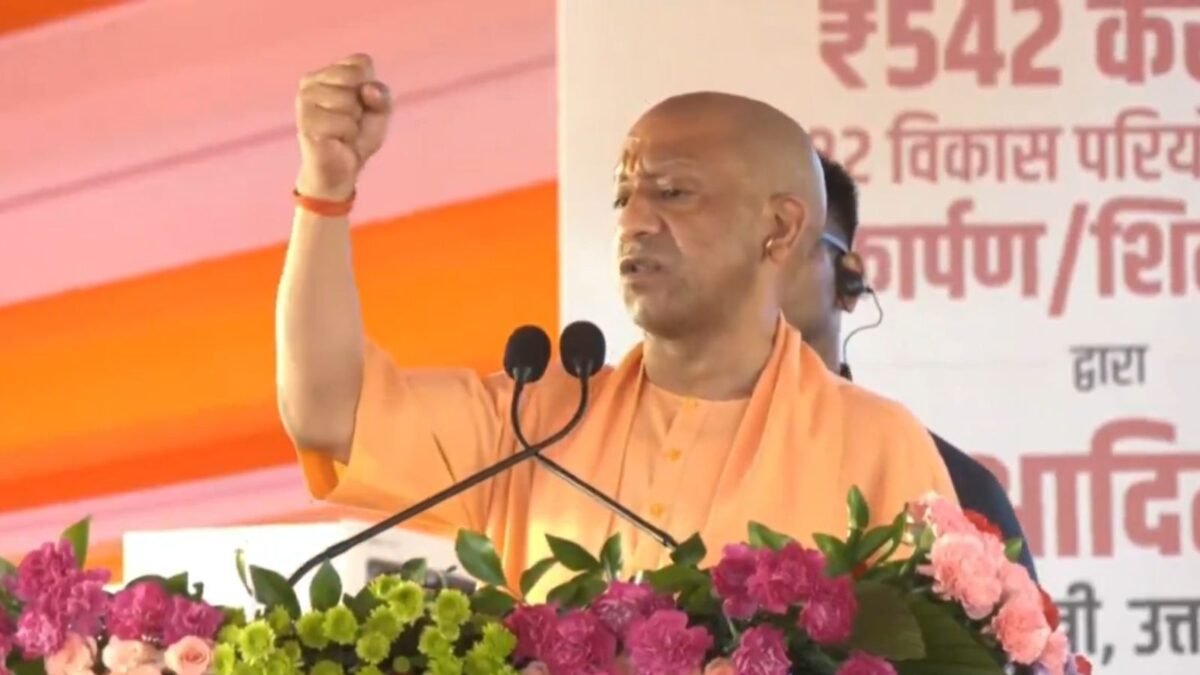फ्री हेल्थ चेकअप, नाइट शिफ्ट की छूट… योगी सरकार ने श्रमिकों को दिए कई तोहफे