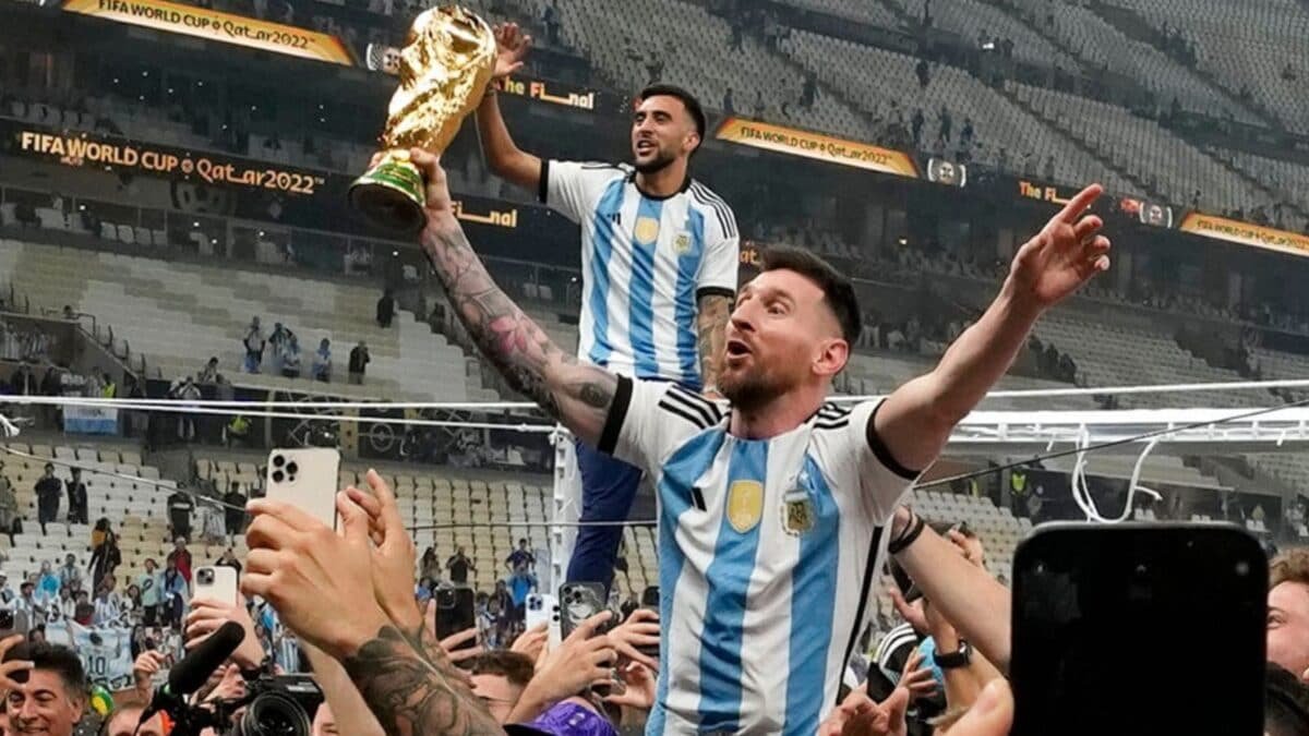 वर्ल्ड चैंपियन को मिलेंगे कितने पैसे, FIFA vs T20 WC राशि में कितना फर्क
