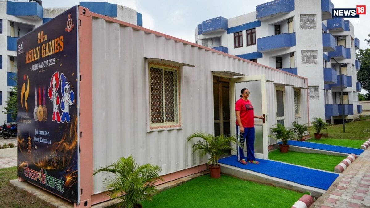 जापान में मेडल जीतने के लिए कंटेनर में रात गुजार रहे हैं भारतीय एथलीट?