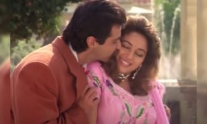 हीरो ने किया KISS तो शरमाईं माधुरी दीक्षित, डांस करते हुए मांगा सनम का प्यार, 11 करोड़ बार देखा गया वीडियो सॉन्ग