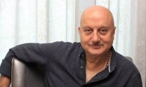 अनुपम ने डेब्यू के बाद साइन की थीं 57 फिल्में, दिलीप कुमार संग मुलाकात का बताया किस्सा