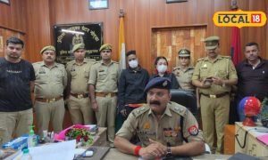 नॉलेज पार्क मेट्रो स्टेशन के पास घूम रहे थे 2 विदेशी, पुलिस ने दोनों को पकड़ा