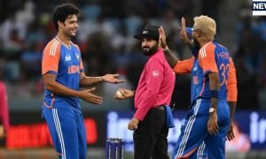 उधर टीम इंडिया ने पकड़ी AUS की फ्लाइट, इधर इंजर्ड होकर घर बैठा स्टार खिलाड़ी