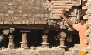 OMG: सिर्फ कार, ट्रक और बस ही नहीं, जैक के जरिए मकान भी उठावा लें जमीन से ऊपर, See Photos