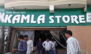 मोटी सैलरी वाली नौकरी छोड़कर पापा के किराना स्टोर की बदली सूरत, अब स्टार्टअप से हो रही 5 करोड़ की कमाई