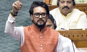 ‘कांग्रेस पेपर लीक करने वालों को सम्मानित करती है, इंदिरा के नाती राहुल-प्रियंका…’, लोकसभा में बिल पास होने के बाद अनुराग ठाकुर का जोरदार हमला
