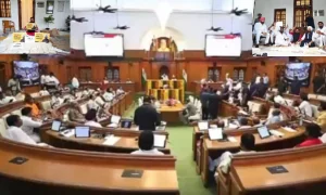 Delhi: विधानसभा में चावल घोटाले के आरोप पर जमकर हंगामा, स्पीकर ने AAP के 8 विधायकों को सदन से बाहर करवाया, मंत्री ने लगाया चावल फेंकने का आरोप