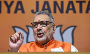 ‘कुछ नकली राम भक्त खुद को सनातनी कह रहे, इनकी नजर 2027 के वोटों पर’, गिरिराज सिंह ने अखिलेश यादव पर साधा निशाना