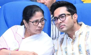 ममता के साथ जाना था दिल्ली, फिर एक दिन पहले क्यों पहुंचे अभिषेक बनर्जी? ‘ऑपरेशन क्राउन प्रिंस’ ने बढ़ाई दीदी की टेंशन