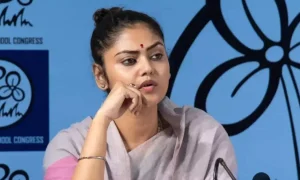 TMC में मचे घमासान के बीच दिल्ली पहुंचीं सायोनी घोष, ममता बनर्जी के साथ बगावत के सवाल पर दिया ये जवाब