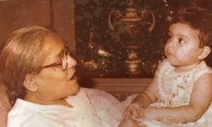 सुपरस्टार मां की फ्लॉप बेटी, फिल्मों में नहीं तो HIT, अब कर रही ये काम, जानते हैं नाम?