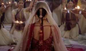 बॉलीवुड की वो संस्कारी ‘भाभी’, जिसने बार डांसर का रोल निभाकर मचाया था तहलका