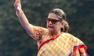 West Bengal: बंगाल चुनाव में हारते ही ममता बनर्जी को झटके पे झटका, अब सांसद काकोली घोष ने TMC में सभी पदों से दिया इस्तीफा