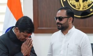 सांसद-विधायक को अधिकारी देंगे फुल इज्जत, हाथ जोड़कर होंगे खड़े, फोन तो उठाना..
