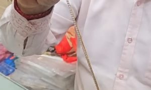 किस भाई के हाथ में बंधेगी हीरों से जड़ी सबसे महंगी राखी, सस्ती का रेट कितना?