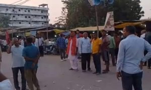 भदोही में दुर्गा विसर्जन जुलूस में पटाखों का धमाका, 6 से अधिक लोग झुलसे