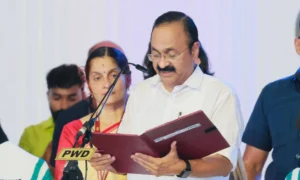 Kerala CM VD Satheesan: सीएम पद संभालते ही एक्शन में VD सतीशन, महिलाओं और आशा वर्कर्स को दी बड़ी सौगात, बुजुर्गों के लिए लिया ये फैसला